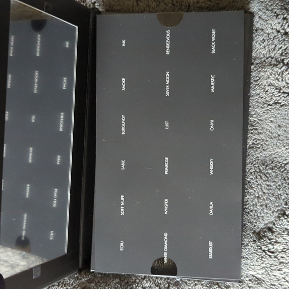 LORAC Pro Noir Palette - Picture 3 of 6